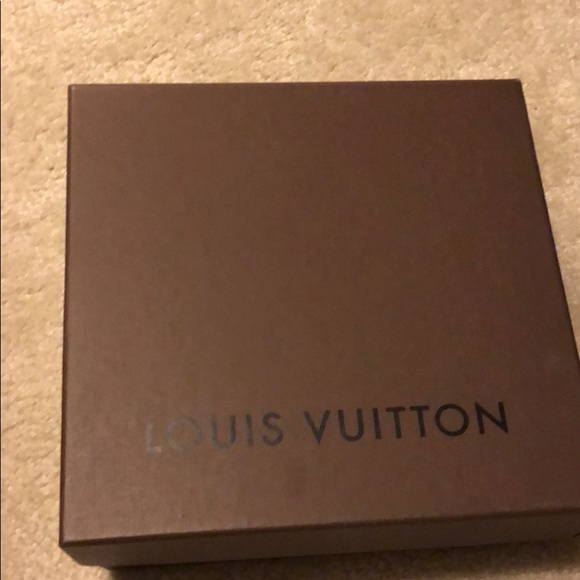 Crossbody - Picture 2 of 7